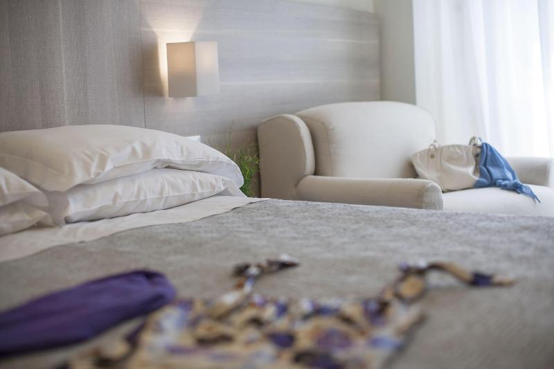 Hotel Aquila Azzurra Римини Экстерьер фото