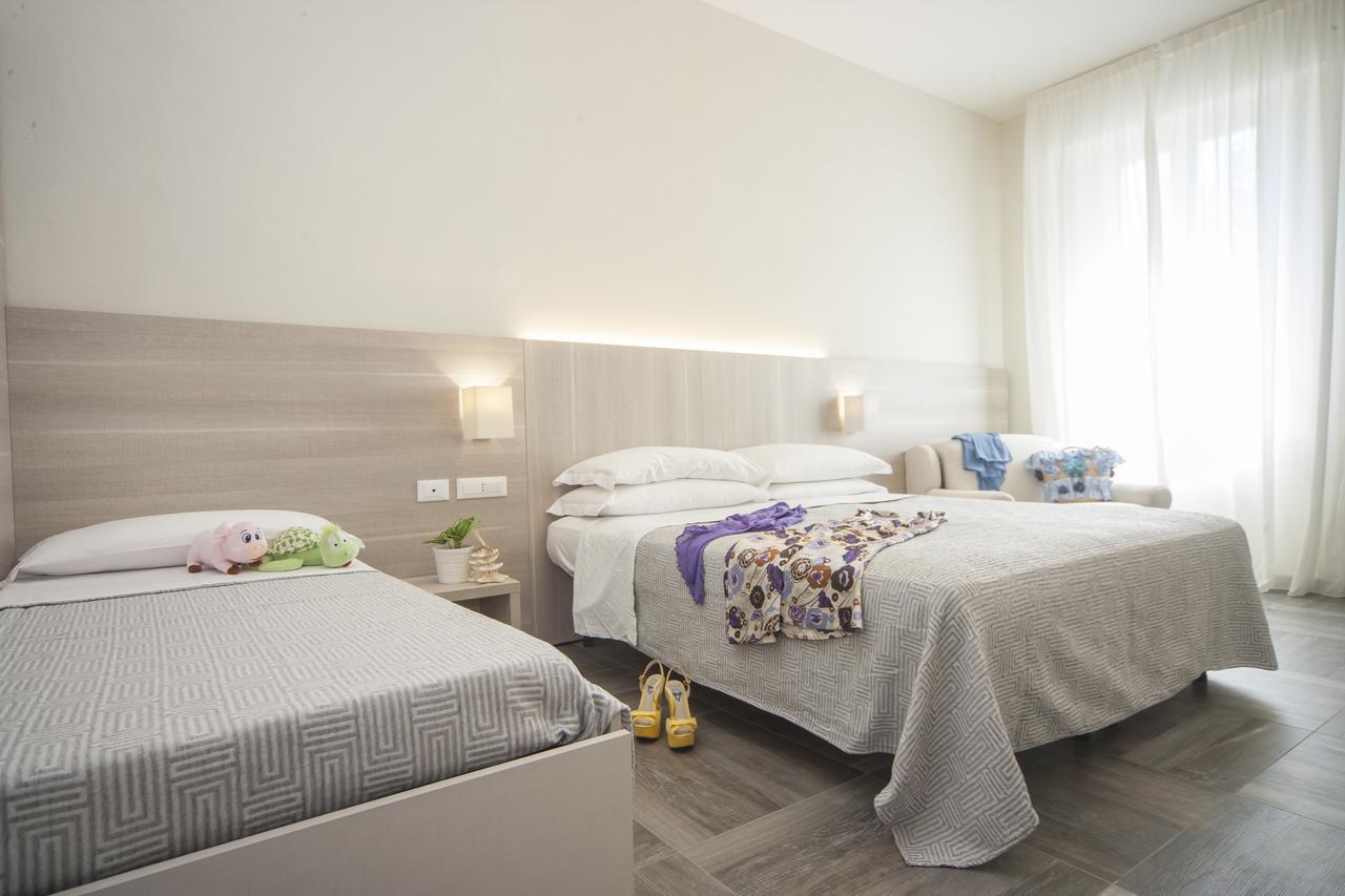 Hotel Aquila Azzurra Римини Экстерьер фото