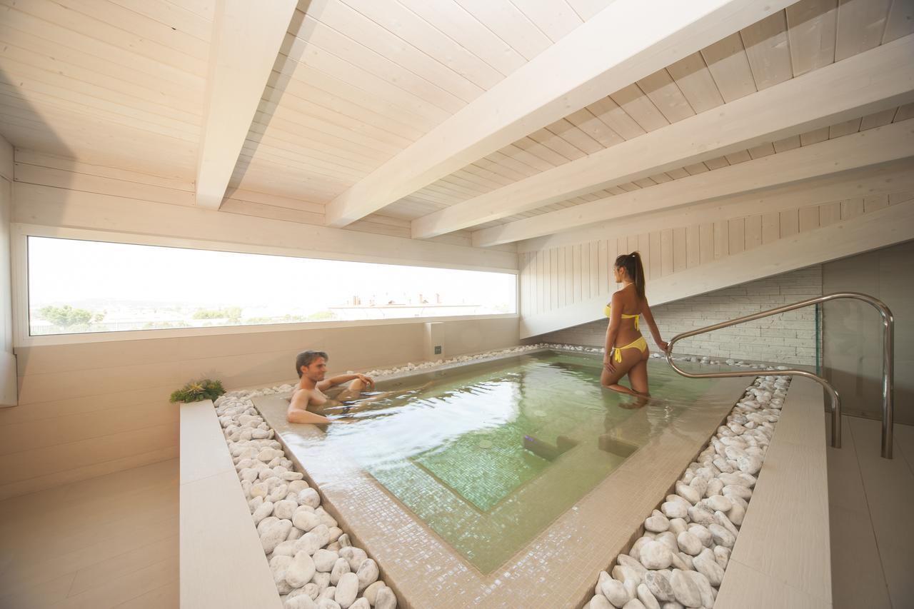 Hotel Aquila Azzurra Римини Экстерьер фото