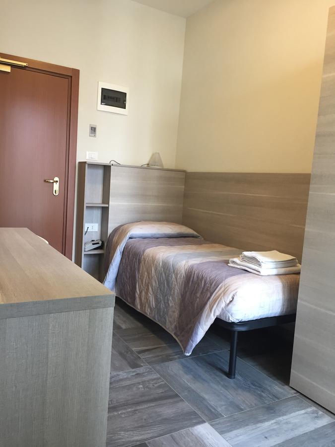 Hotel Aquila Azzurra Римини Экстерьер фото